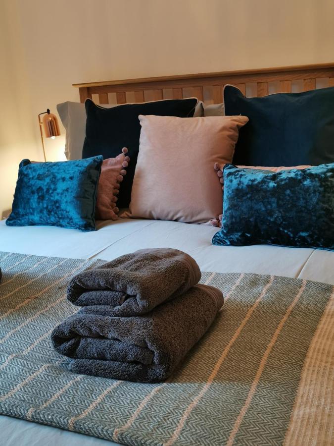 Eldon Row - Stylish Character Apartments - Central Location 1 & 2 Bed Available Dolgellau Exteriér fotografie
